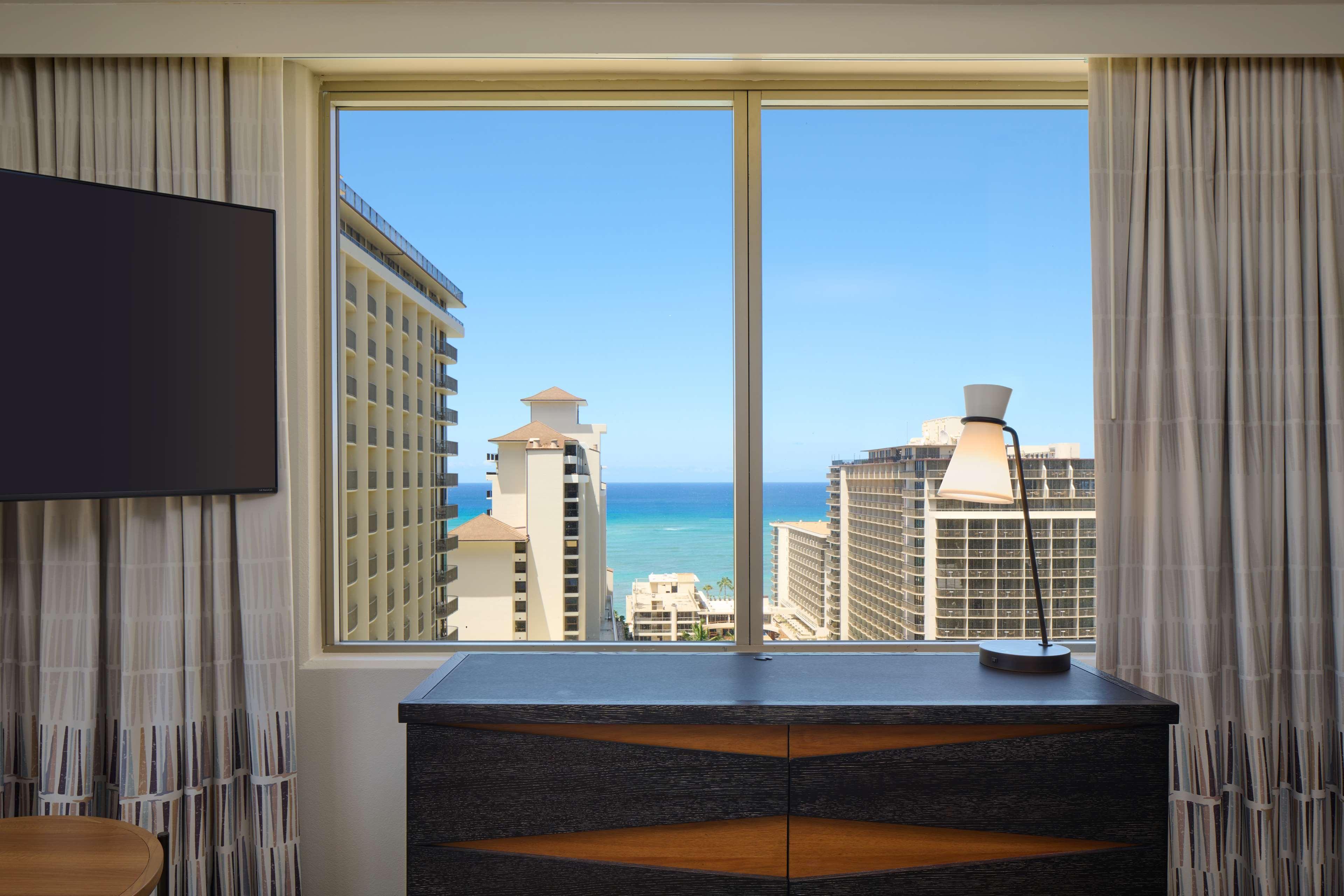 Embassy Suites By Hilton Waikiki Beach Walk Honolulu Exteriör bild