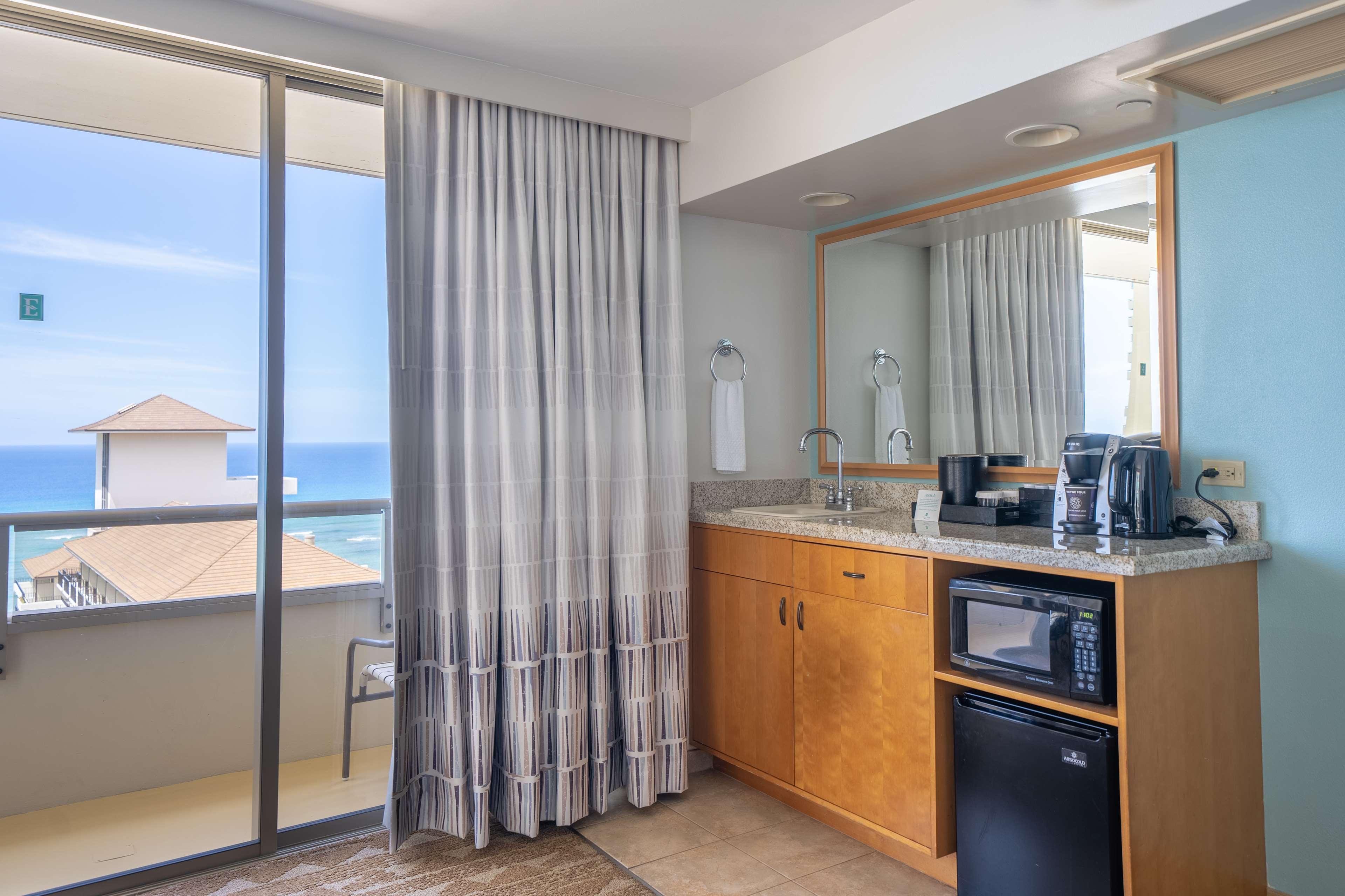 Embassy Suites By Hilton Waikiki Beach Walk Honolulu Exteriör bild
