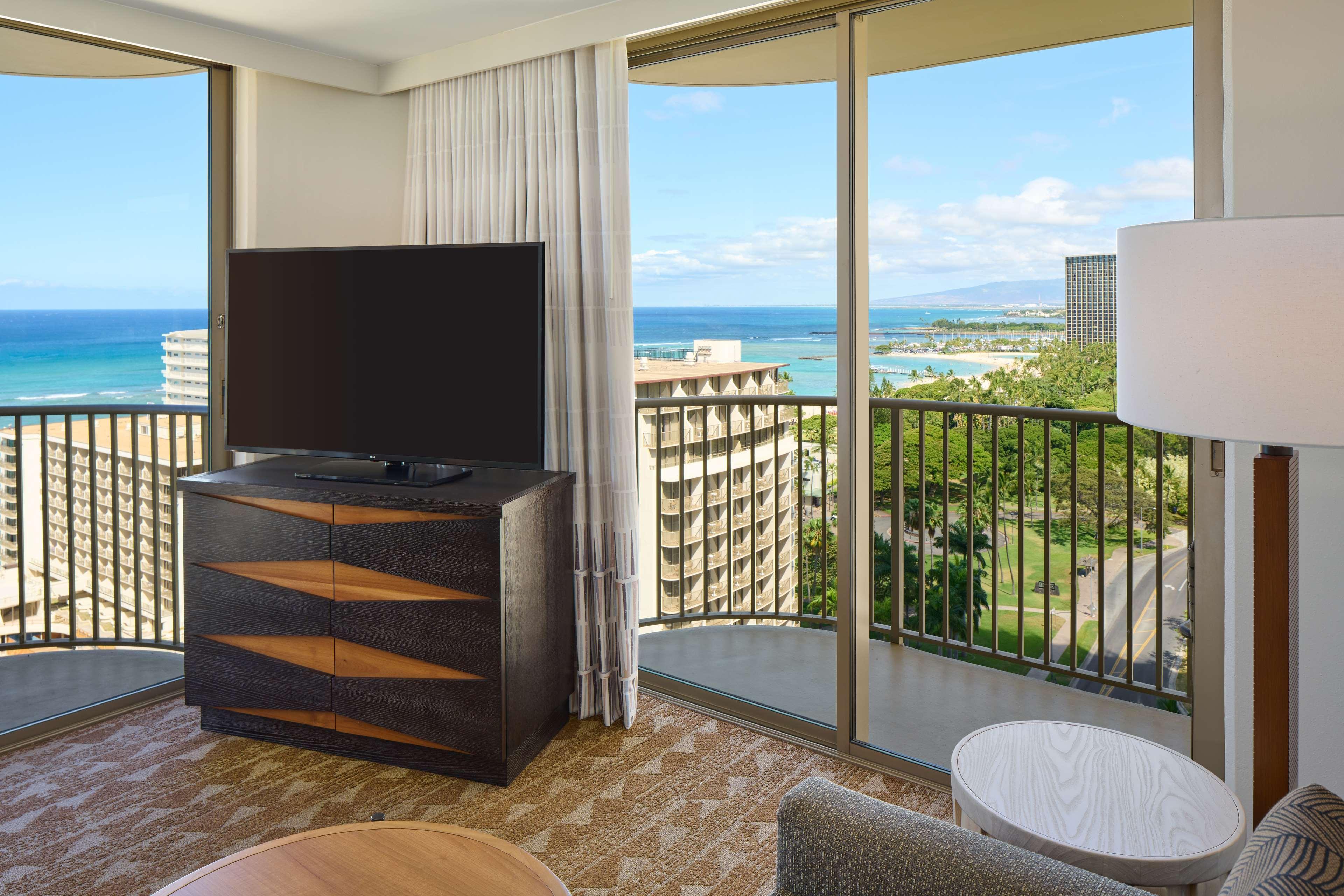 Embassy Suites By Hilton Waikiki Beach Walk Honolulu Exteriör bild