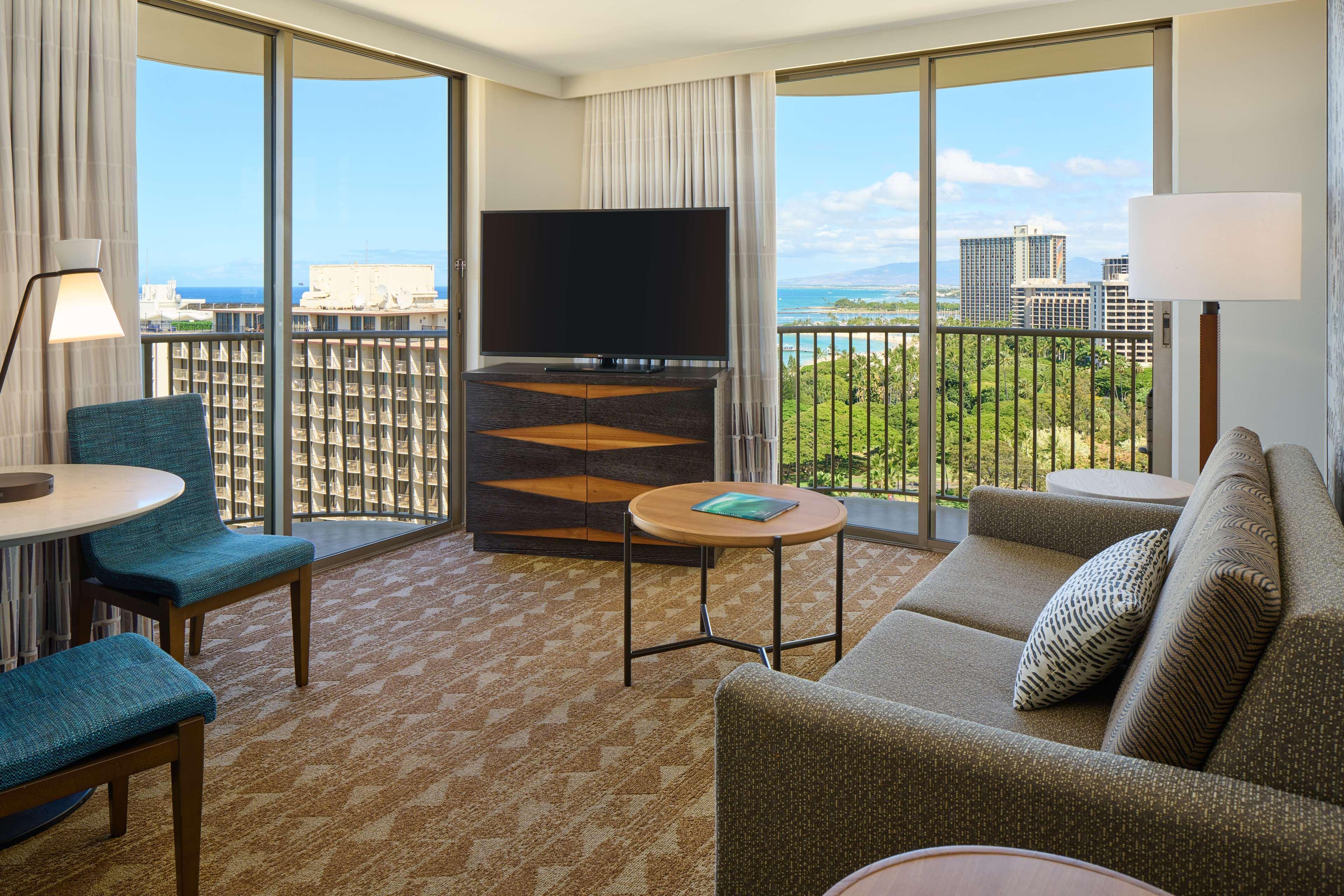 Embassy Suites By Hilton Waikiki Beach Walk Honolulu Exteriör bild