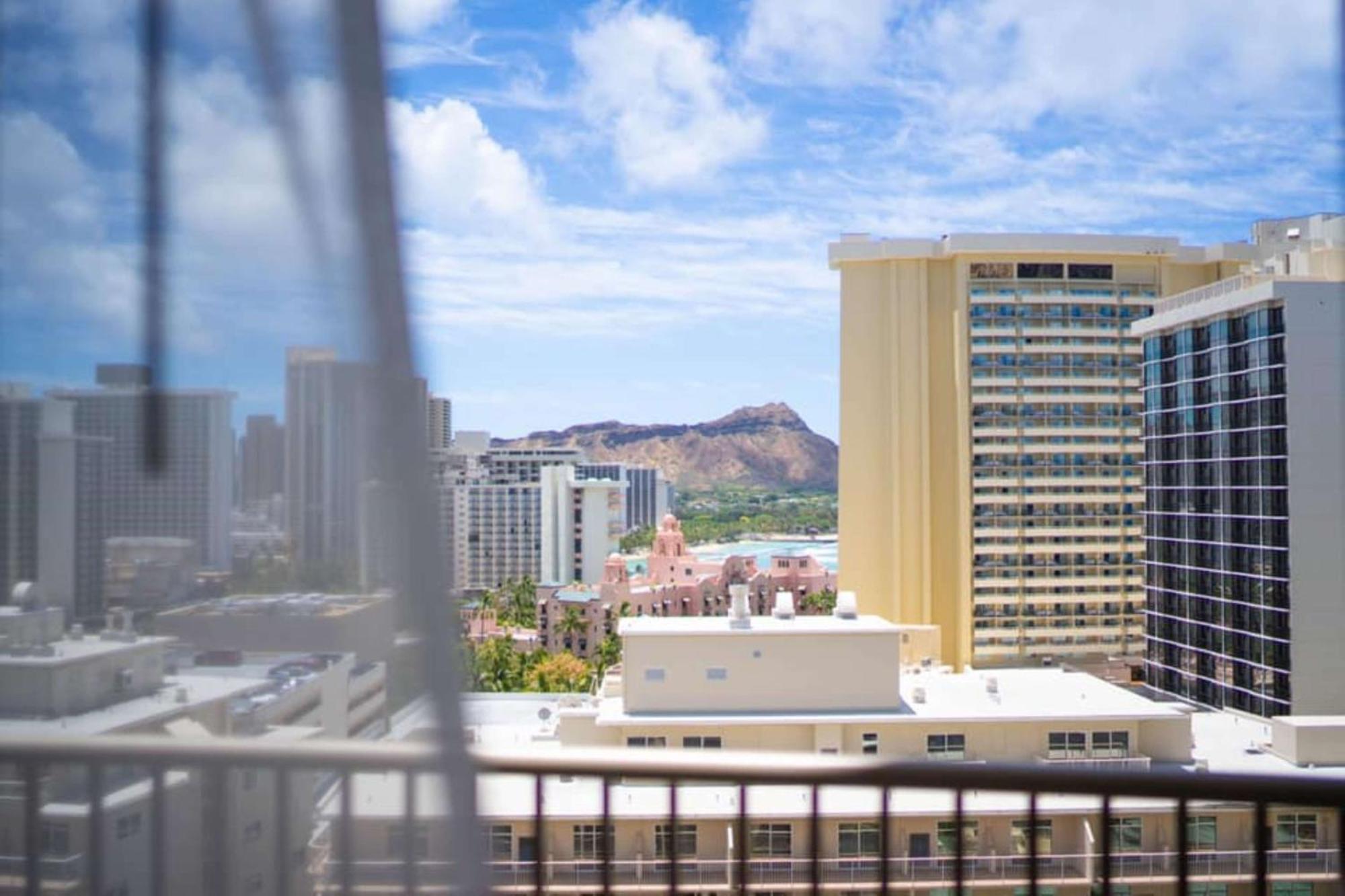 Embassy Suites By Hilton Waikiki Beach Walk Honolulu Exteriör bild