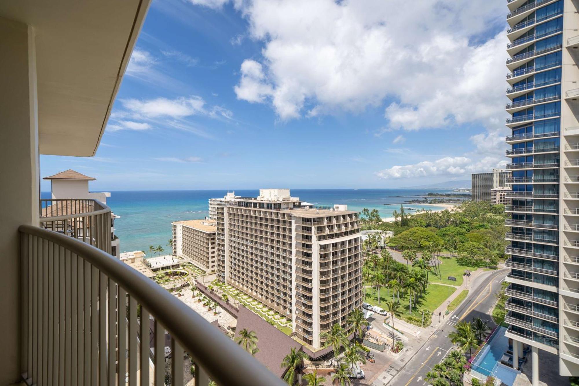 Embassy Suites By Hilton Waikiki Beach Walk Honolulu Exteriör bild